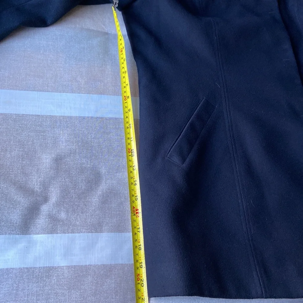 Coat - Picture 4 of 5